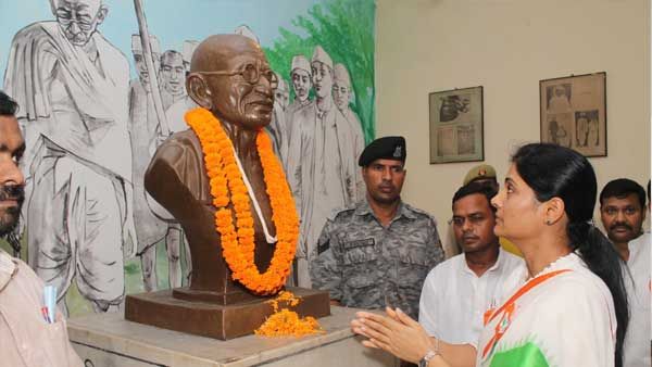 वाराणसी : यह हमारा सौभाग्‍य है कि देश का नेतृत्व प्रधानमंत्री नरेंद्र मोदी के हाथों में है- केंद्रीय मंत्री