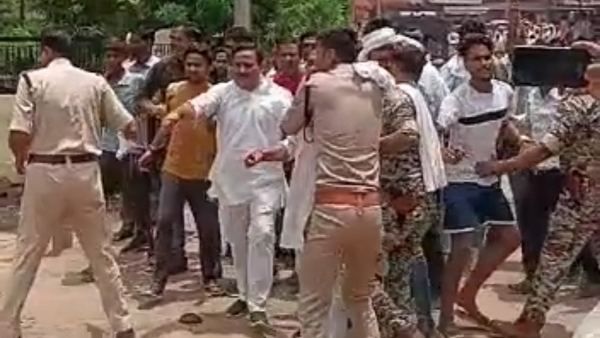 मुरैना की अंबाह नगर पालिका में अध्यक्ष के चुनाव के दौरान हुआ बवाल