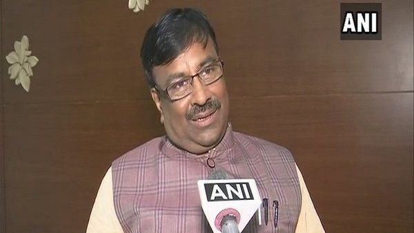 महाराष्ट्र सरकार के मंत्री का अधिकारियों को नया फरमान, अब- फोन पर हेलो नहीं वंदे मातरम कहना होगा