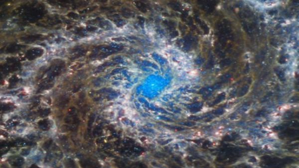 Pics: अंतरिक्ष में दिखा फैंटम गैलेक्सी का 'दिल'! NASA को मिले स्पेस की दुनिया के अहम रहस्य