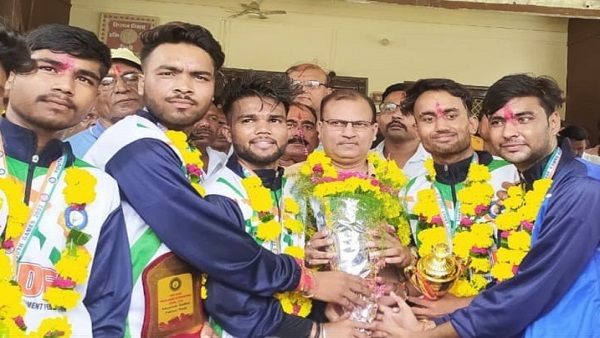 MP: नेपाल की धरती पर उसकी ही टीम को दी शिकस्त, कबड्डी में निवाड़ी की टीम झटक लाई गोल्डन ट्राॅफी