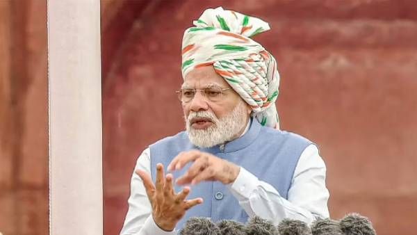 लालकिले से परिवारवाद पर निर्णायक जंग का संकल्प