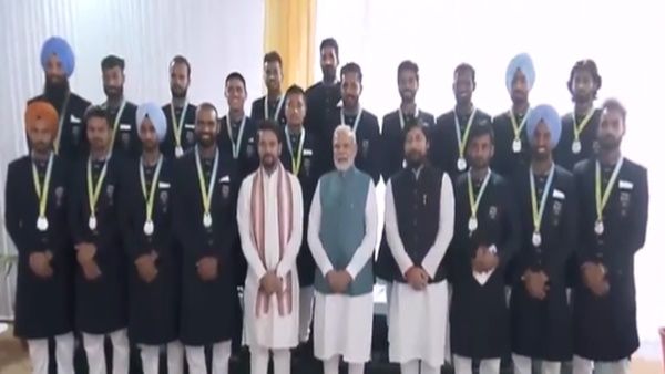 कॉमनवेल्थ गेम्स के 'पदक वीरों' से मिले पीएम मोदी, विजेता खिलाड़ियों ने विश्व में रोशन किया देश का नाम
