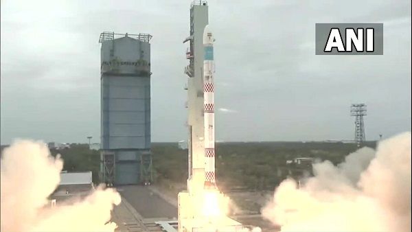 इसरो ने सफलतापूर्वक लॉन्च किया SSLV रॉकेट, जानिए क्यों है खास