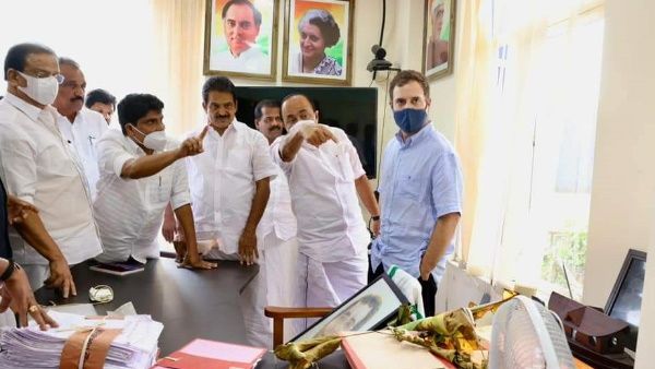 केरल: महात्मा गांधी की तस्वीर तोड़ने के आरोप में राहुल के स्टाफ समेत 4 गिरफ्तार