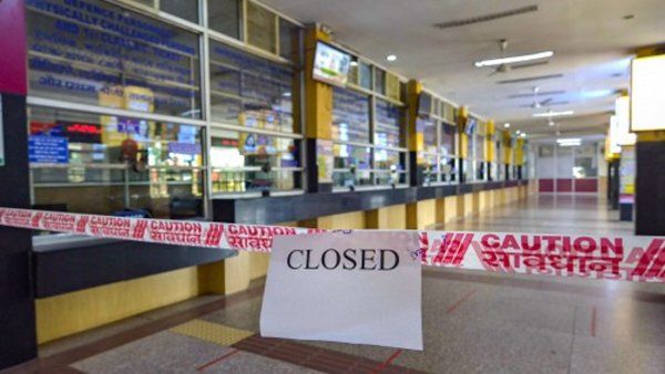 Fact Check: ट्रेन का ऑफलाइन टिकट बुकिंग सिस्टम होने जा रहा खत्म? रेलवे ने बताई सच्चाई