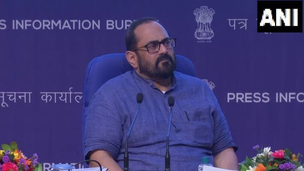 क्या भारत में 12 हजार रुपये से कम वाले चाइनीज मोबाइल बैन ! केंद्र सरकार ने दिया ये जवाब