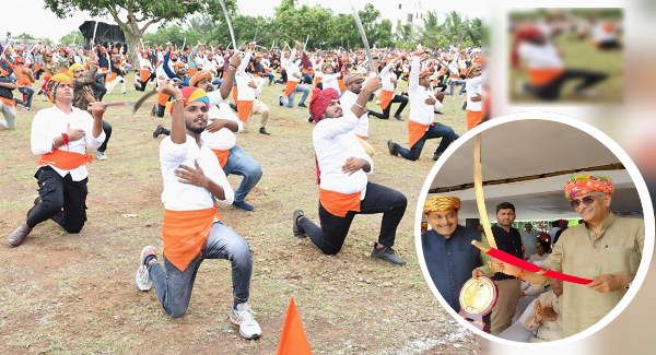 गुजरात में यहां 5 हजार राजपूतों ने की तलवारबाजी, बना दिया वर्ल्‍ड रिकॉर्ड