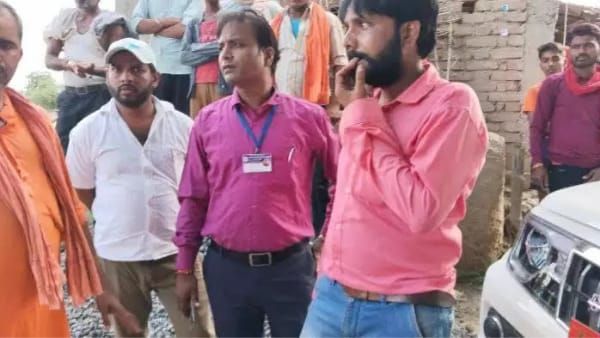 Rewa: ट्रांसफॉर्मर सुधारने गए जूनियर इंजीनियर को बंधक बनाकर पीटा, पुलिस पहुंची तो बची जान