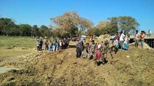 सिद्धार्थनगर: घोरही नदी ने शुरु की कटान ,आवागमन बंद