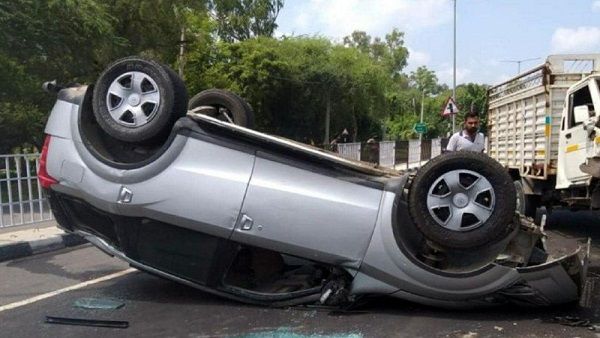 Road Accident in Kushinagar : अनियंत्रित कार ने दो को रौंदा,मौत