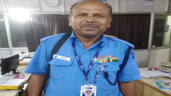 कारगिल और सियाचिन के दिन देखे, रुपयों से भरा बैग देखा..नहीं टूटा 'प्रण', लेडी IAS ने कही दिल छू लेने वाली बात