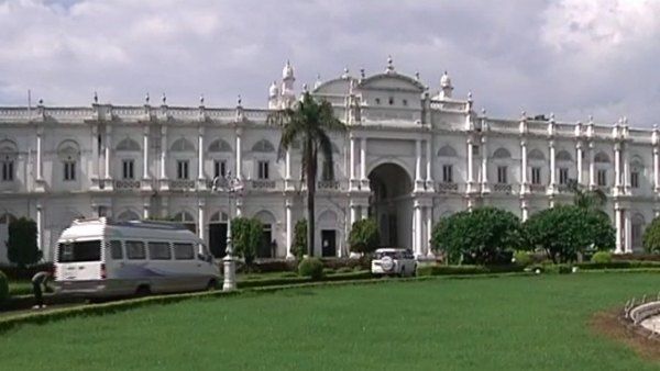 सिंधिया के महल में घुसकर खुद को राजमाता बताने लगी महिला, सुरक्षाकर्मियों पर किया हमला