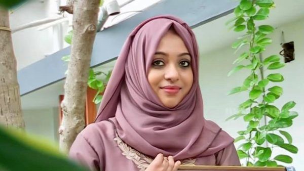 भारत की बेटी : पिता बीमार हुए, छोड़ दी नौकरी, 24 घंटे में 81 सर्टिफिकेट का बनाया वर्ल्ड रिकॉर्ड