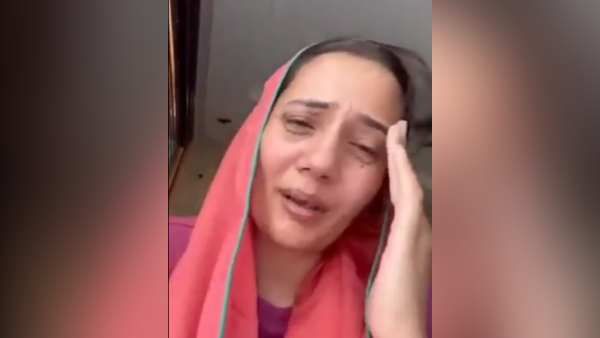 'रोज मार नहीं खा सकती...' मरने से पहले वीडियो में बोली UP की बेटी, शादी के बाद अमेरिका में पति करने लगा टॉर्चर