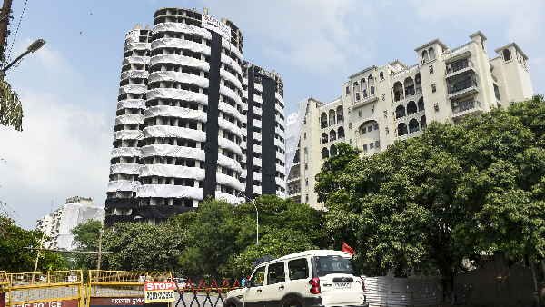 Twin Towers Demolition: जमींदोज हो गए Twin Towers, हुआ 3700 किलो बारूद का धमाका