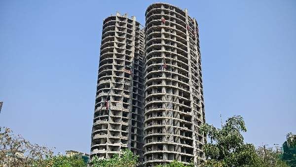 Noida twin tower: ट्विन टावर में लगी 3700 किलो बारूद, बूम.. और 12 सेकेंड में जमींदोज होगी 100 मीटर ऊंची इमारत