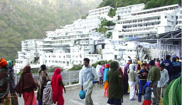 वैष्णो देवी माता भवन के पास लगी आग, राहत-बचाव कार्य शुरू, मामले की जांच में जुटी पुलिस, यात्रा जारी