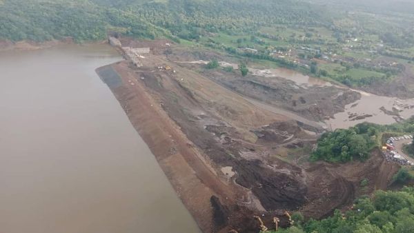 कारम डैम लीकेज मामले में सरकार का बड़ा एक्शन, दो कंपनियां ब्लैक लिस्टेड, लाइसेंस भी सस्पेंड