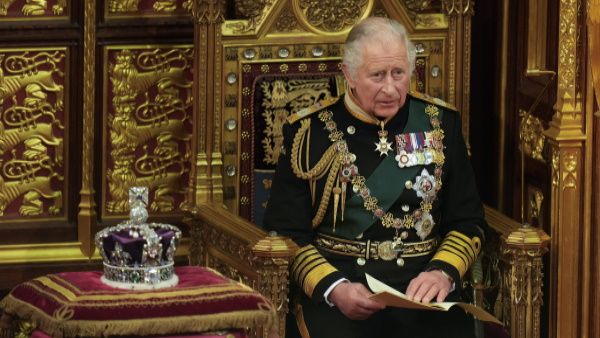 नियम-कानूनों से ऊपर होंगे किंग चार्ल्स-3, ना पासपोर्ट की होगी जरूरत, ना चाहिए होगा ड्राइव के लिए लाइसेंस