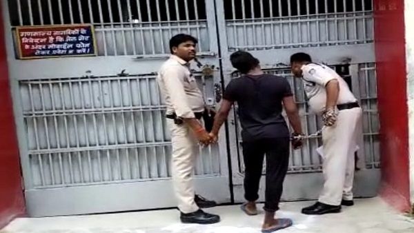 सीरियल किलरः सलाखों के पीछे सिंगल बैरक में रखा, शातिर है इसलिए कड़ी सुरक्षा में बाहर निकाल रहे