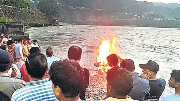 'बेटी को आखिरी बार देखना चाहती थी पर..',अंकिता भंडारी की मां बोलीं- बिना हमारी मर्जी के किया गया अंतिम संस्कार