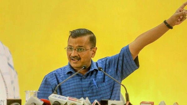 'गुजरात में सरकार बनने के बाद ओल्ड पेंशन स्कीम लागू करेंगे', वडोदरा में केजरीवाल का वादा