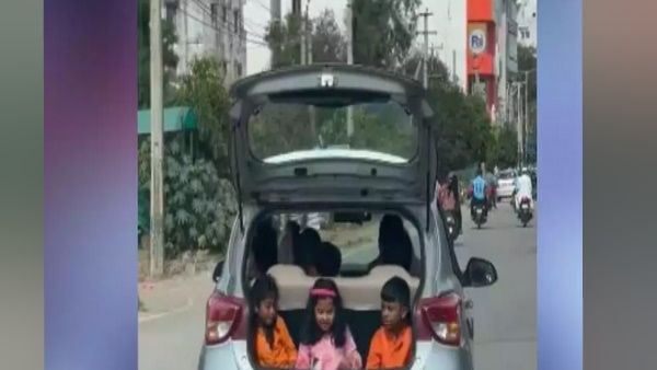 तेज रफ्तार कार की ओपेन डिक्‍की में बैठे बच्‍चों का ये Video डरा देगा,लोगों ने निकाला जमकर गुस्‍सा
