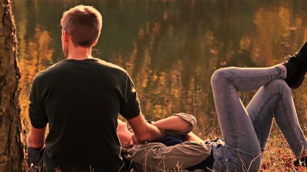 बॉयफ्रेंड समझ जिसके साथ 6 साल से थी रिलेशनशिप में, निकला 'सगा...