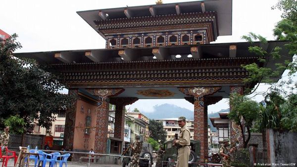 भूटान में भारतीय सैलानियों को भी पैसा देना होगा