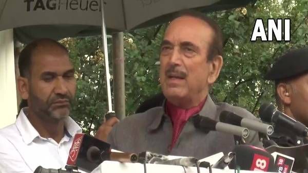 'मैं 370 के नाम पर लोगों को गुमराह नहीं करूंगा, यह वापस नहीं आ सकता', बारामूला में गुलाम नबी आजाद