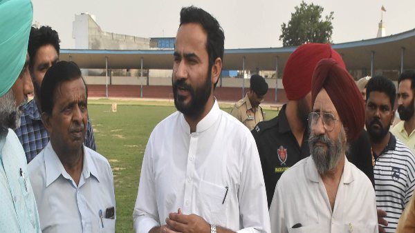 पंजाब: प्लास्टिक लिफाफों पर मुकम्मल पाबंदी लगाने का ऐलान, मंत्री गुरमीत सिंह ने कही ये बात