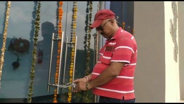 ग्वालियर में भुगतान नहीं मिला तो अटल बिहारी वाजपेई ऑडिटोरियम पर ठेकेदार ने लगा दिया ताला