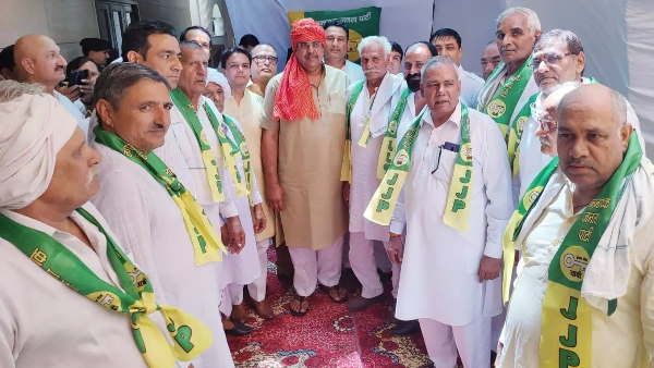 पूर्व विधायक पुरुषभान के परिवार ने थामा JJP का साथ, अजय चौटाला ने किया स्वागत