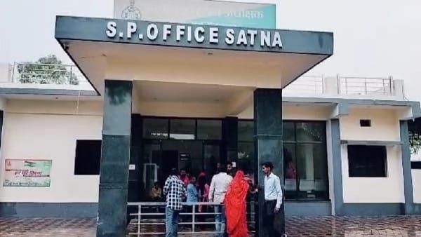 कलयुगी बाप! 50 हजार रुपए में 2 नाबालिग बेटियों का किया सौदा, बिचौलिये ने की अपहरण की कोशिश