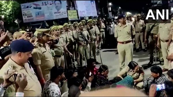 'बलात्कार के बाद हत्या', लखीमपुर खीरी में पेड़ से लटकी मिली 2 दलित बहनों की लाश, 4 आरोपी हिरासत में