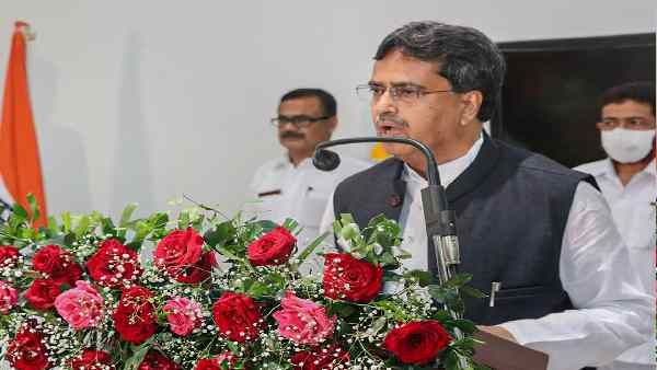 'मेरे या सरकार खिलाफ लिखिए कोई दिक्कत नहीं है, लेकिन......' इस मुख्यमंत्री ने पत्रकारों से की सीधी बात