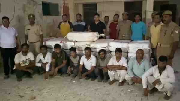 मथुरा पुलिस और एसटीएफ ने बरामद किया 4 करोड़ का गांजा, 9 तस्करों को भी पकड़ा
