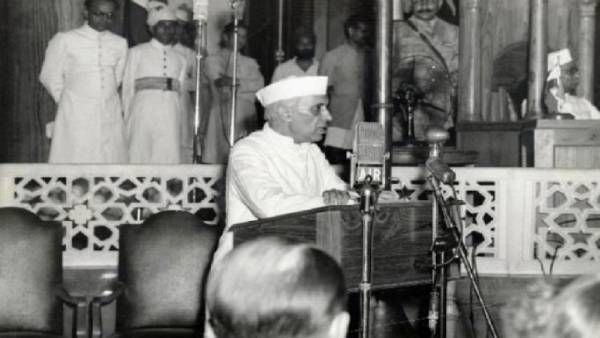 हिन्दू शब्द से चिढ़ने वाले नेहरु नहीं चाहते थे कि भारत हिन्दू राष्ट्र बने