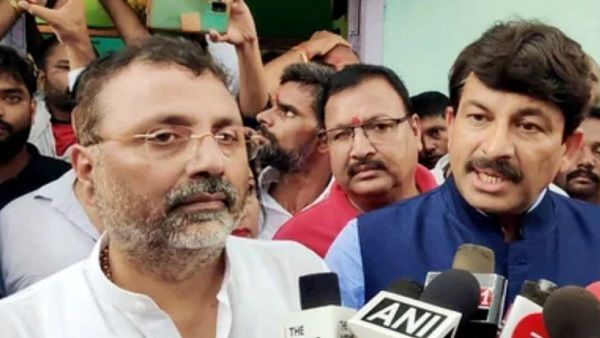 देवघर टेक-ऑफ केस: BJP सांसद निशिकांत दुबे ने दर्ज कराई अधिकारियों के खिलाफ FIR