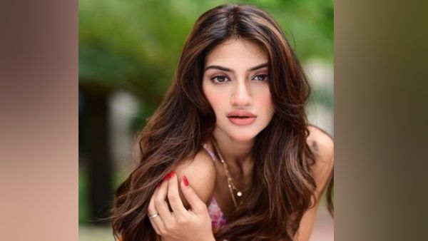 नवरात्रि पर बोल्ड फोटो शेयर करके नुसरत जहां ने डायट को कहा अलविदा, लोगों ने बुरी तरह से किया ट्रोल