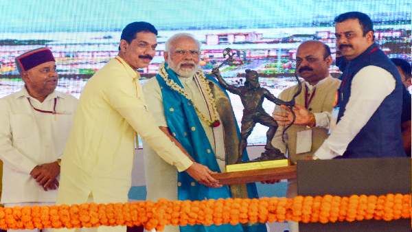 PM मोदी ने मंगलुरु में की 3,800 करोड़ के प्रोजेक्ट्स की शुरुआत, बोले- 'कर्नाटक की धरती में नए अवसरों का जन्म'