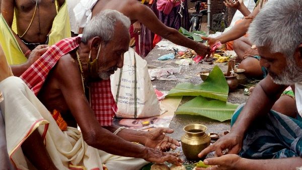Sarva Pitru Amavasya 2022: सर्वपितृ अमावस्या पर त्रिवेणी पूजन से दूर होंगे सारे संकट