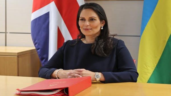 ब्रिटेन की गृह सचिव प्रीति पटेल का इस्तीफा, लिज ट्रस के PM बनने से कुछ घंटे पहले लिया फैसला