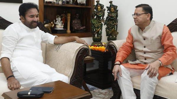 दिल्ली पहुंचे सीएम पुष्कर सिंह धामी, केन्द्रीय नेतृत्व से होगी मुलाकात, कैबिनेट में फेरबदल की कयासबाजी शुरू