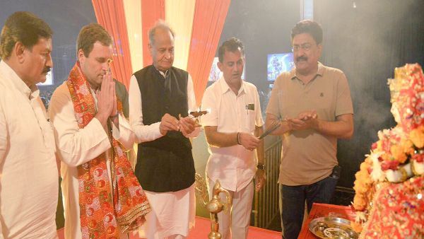 Fact Check: राहुल गांधी ने आरती करने से किया इनकार? जानिए वायरल Video की सच्चाई