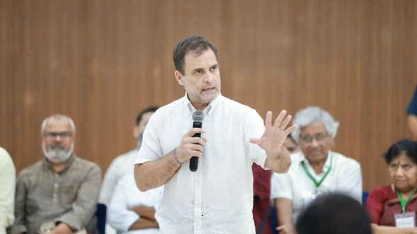 महंगाई को लेकर पीएम मोदी पर बरसे राहुल गांधी, बोले- सिर्फ अपने दोस्तों को फायदा पहुंचा रहे