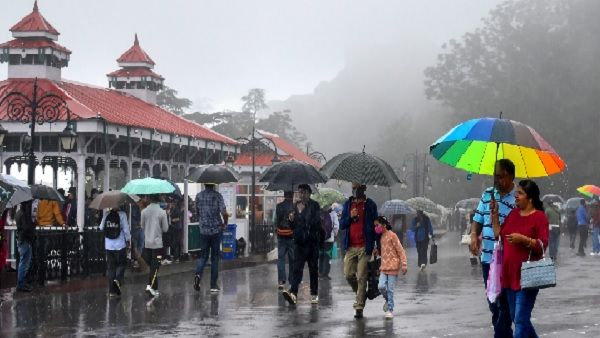 Weather: दिल्ली-NCR पर आज भी इंद्र देवता रहेंगे मेहरबान, North East में भारी बारिश की आशंका