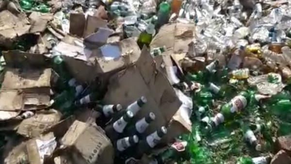 Rewa: आबकारी विभाग और पुलिस ने मिलकर नष्ट की वर्षों पुरानी शराब, 10 लाख थी कीमत