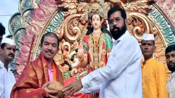 बाल ठाकरे के करीबी चंपा सिंह थापा शिंदे गुट में शामिल, उद्धव ठाकरे को दिया झटका